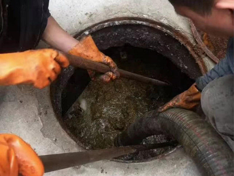 防城港清理化粪池时如何避免沼气的危害?